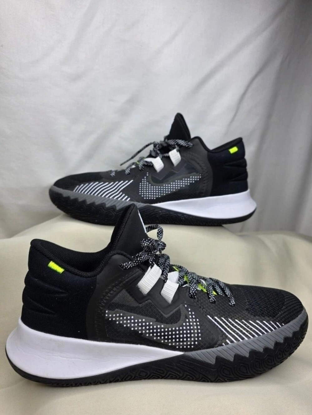 Nike Kyrie Flytrap V 5 Black White Volt Sneakers CZ4100-002 Men's Size 12